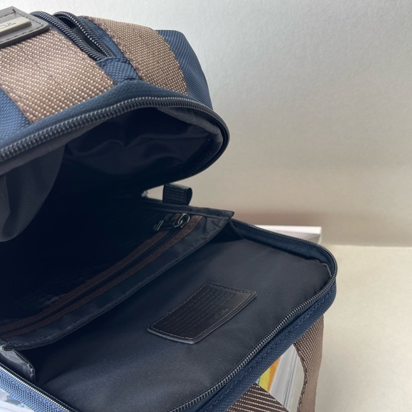 (new+tag) Tumi Higgins men’s sling pack navy bag - Picture 14 of 16